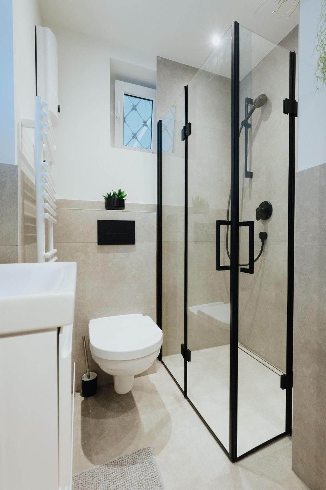 Stylish 2 App In Trendy District Of Apartment *
