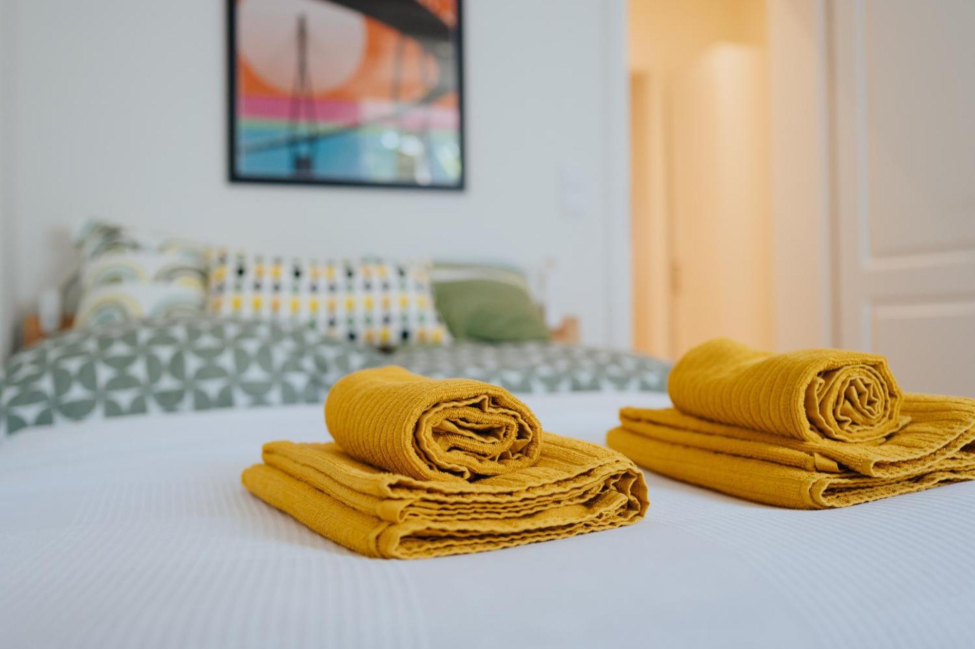 Stylish 2 App In Trendy District Of Apartment
